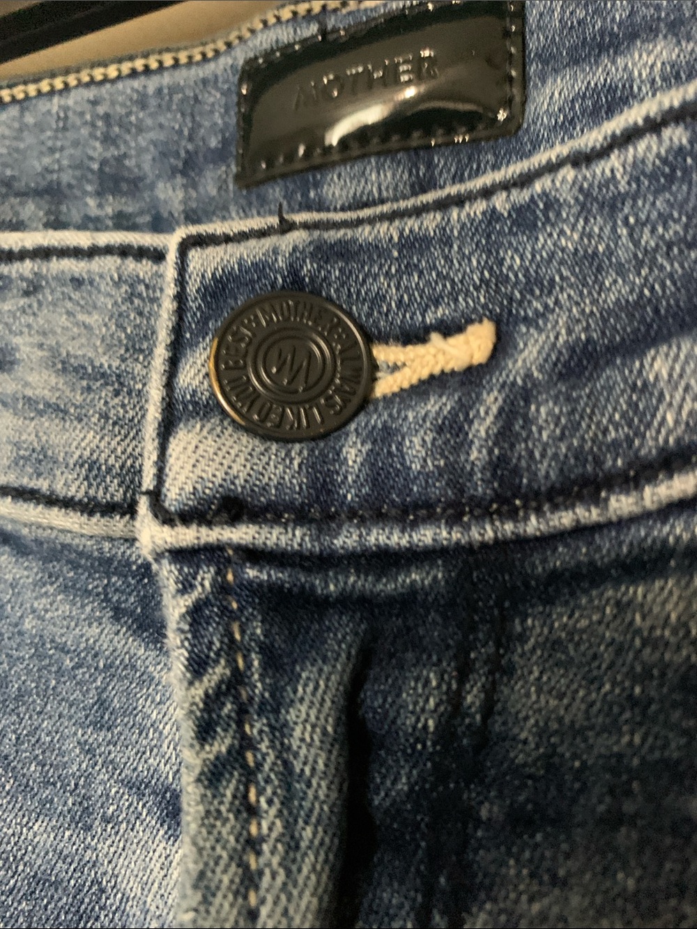MOTHER Skinny Jeans in Medium Blue Wash - Picture 3 of 8